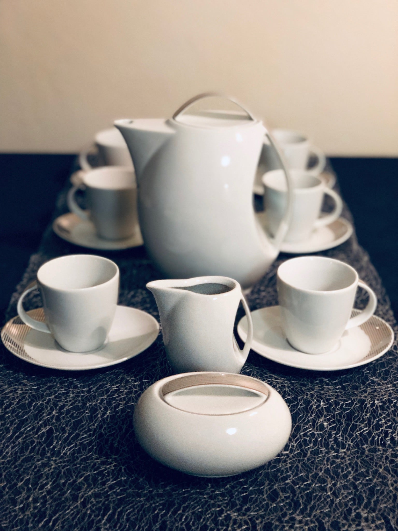 Coffee set made out of high-quality porcelain